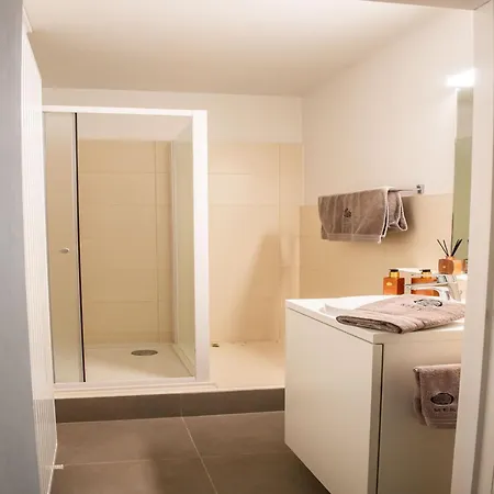 In With Sea Views Lejlighed *